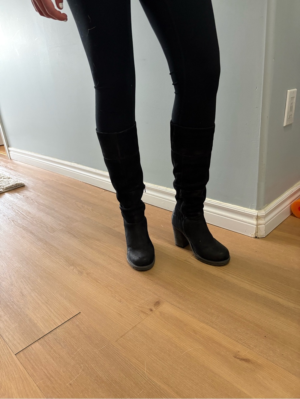Arnold Churgin Women's Black Suede Knee-High Block Heeled Boots - Picture 4 of 8